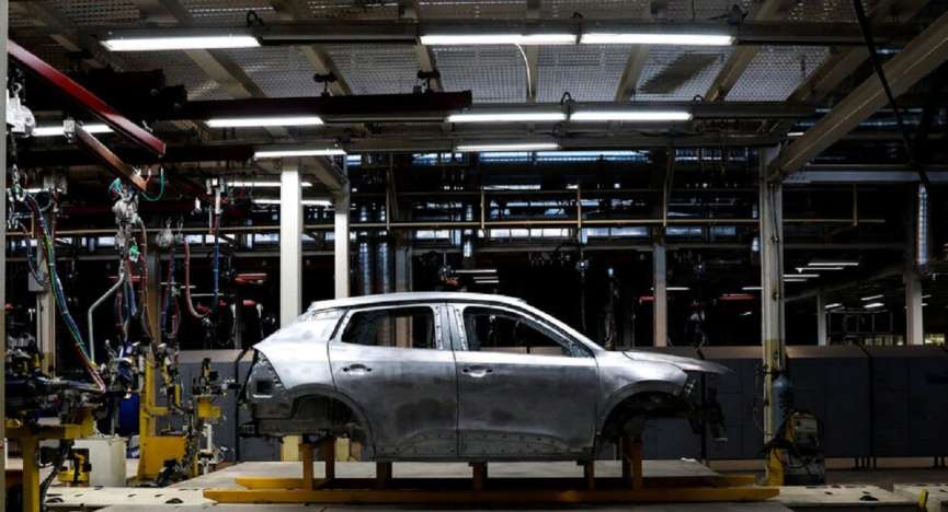 تجربه ناموفق خصوصی‌سازی ایران‌خودرو و سایپا؛ نیاز بازار بیش از تولید فعلی است