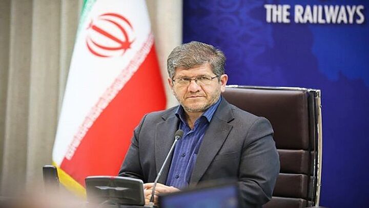 درآمد سالانه قطارهای حومه‌ای کشور ۳۹ میلیارد تومان| سهم بار ریلی از بنادر فقط ۹ درصد