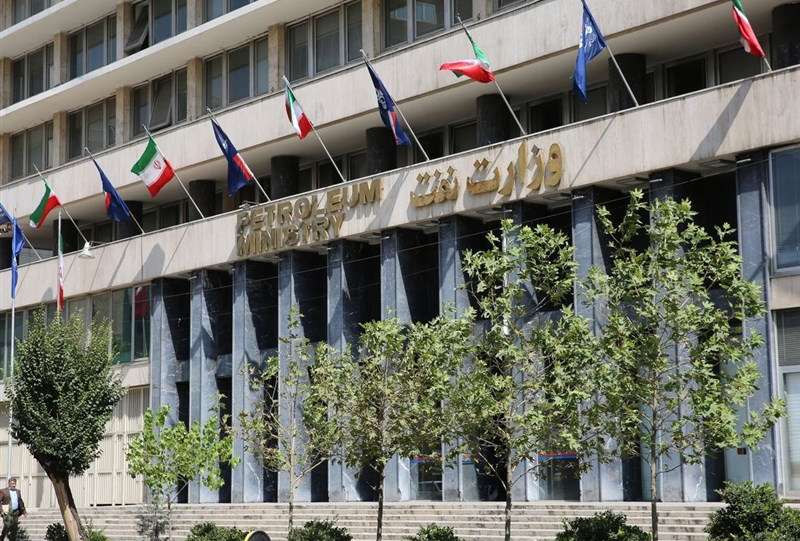 نامه سازمان بورس به وزیر نفت: نرخ خوراک پتروشیمی‌‌ها شفاف‌سازی شود