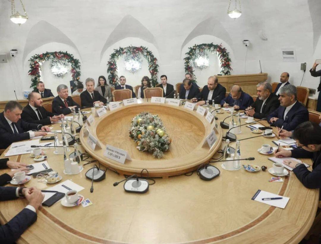 عزیزی: امنیت ایران و روسیه در هم تنیده است امنیت ایران و روسیه در همه تنیده است/ اهمیت توسعه مناسبات با توجه به اقدامات خصمانه غربیها