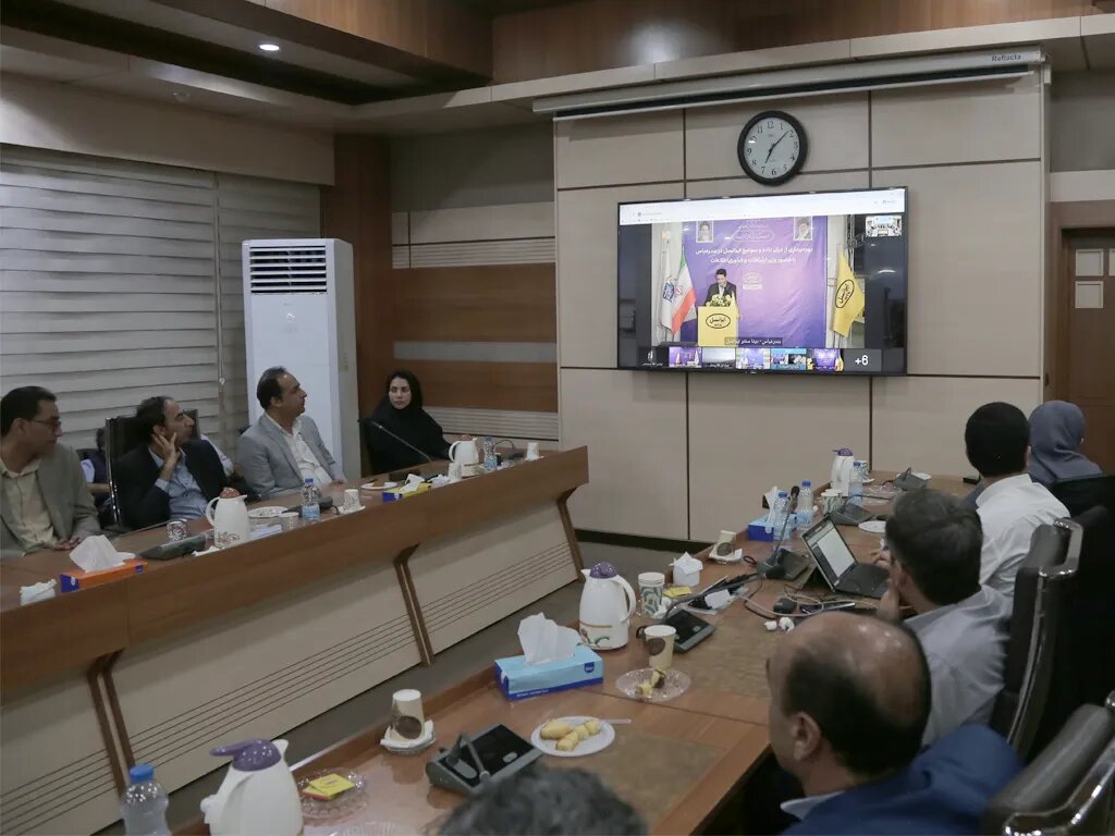 افتتاح پروژه‌های ارتباطی ایرانسل از بندرعباس تا سواحل هرمز