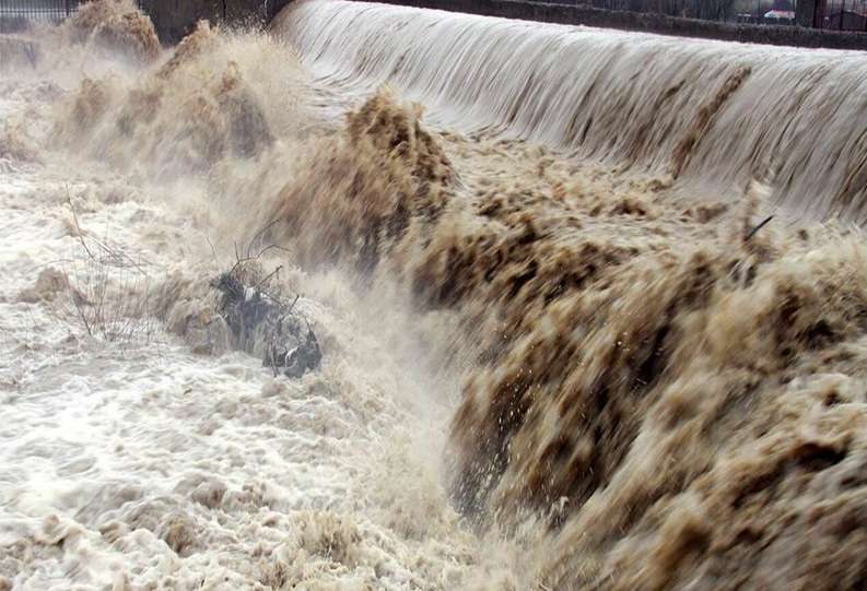 سالی 300 میلیارد مترمکعب آب باران هدر می رود