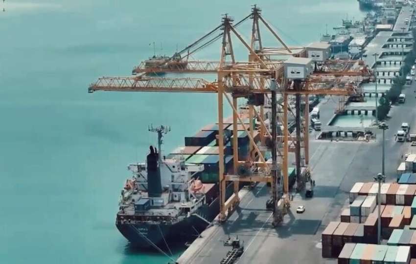 دستور مهم وزیر راه به سازمان بنادر / تخلیه کالاهای اساسی شبانه‌روزی شد