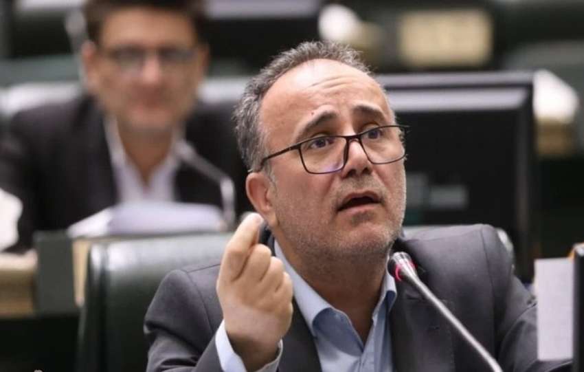 بازسازی فولاد مبارکه و فولاد خوزستان یک ضرورت فوری است / نقش بورس صرفاً جمع‌آوری سرمایه نیست