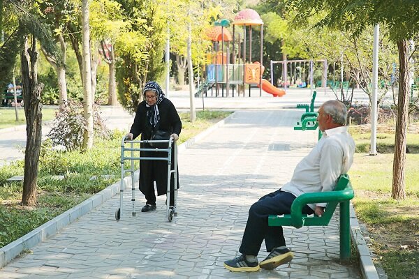 ایران در آستانه سالمندی شتابان؛ ۳۱ درصد جمعیت تا ۱۴۳۰ سالمند میشوند ایران در آستانه سالمندی شتابان؛ ۳۱ درصد جمعیت تا ۱۴۳۰ سالمند میشوند